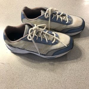 Sperry women’s tennis shoes